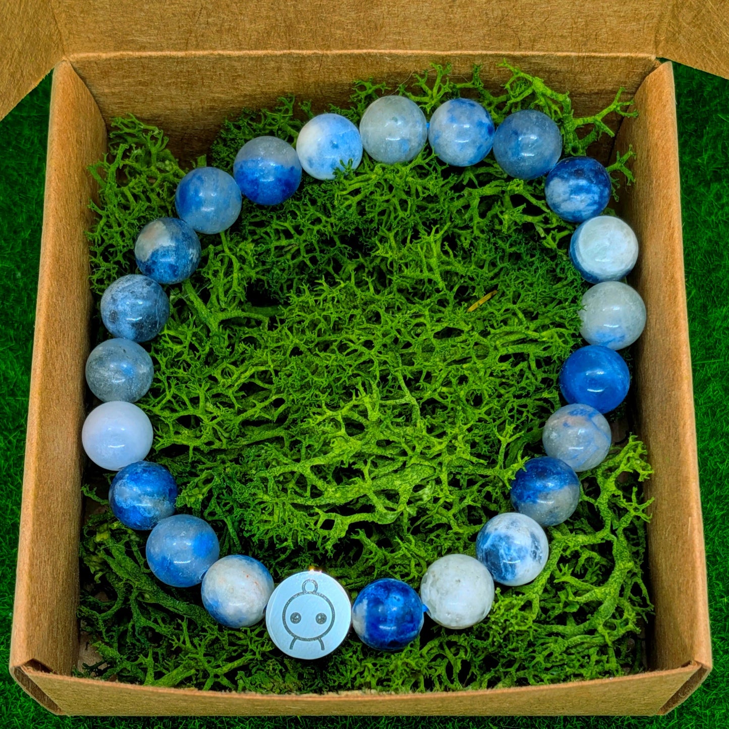 Loomins - Ručně navlékaný náramek z krystalů Sodalitu - Loomins