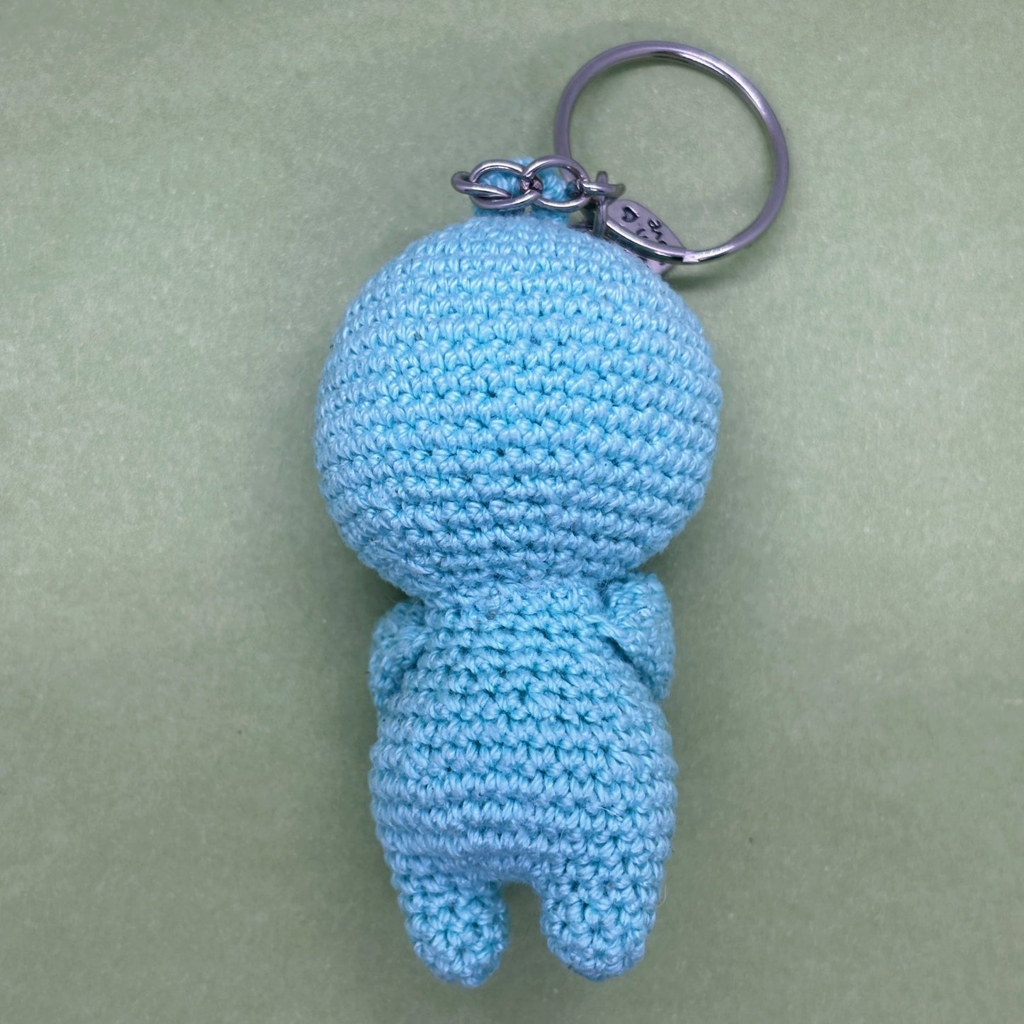 Ručně háčkovaná amazonitová klíčenka postavička Loomin - Loomins