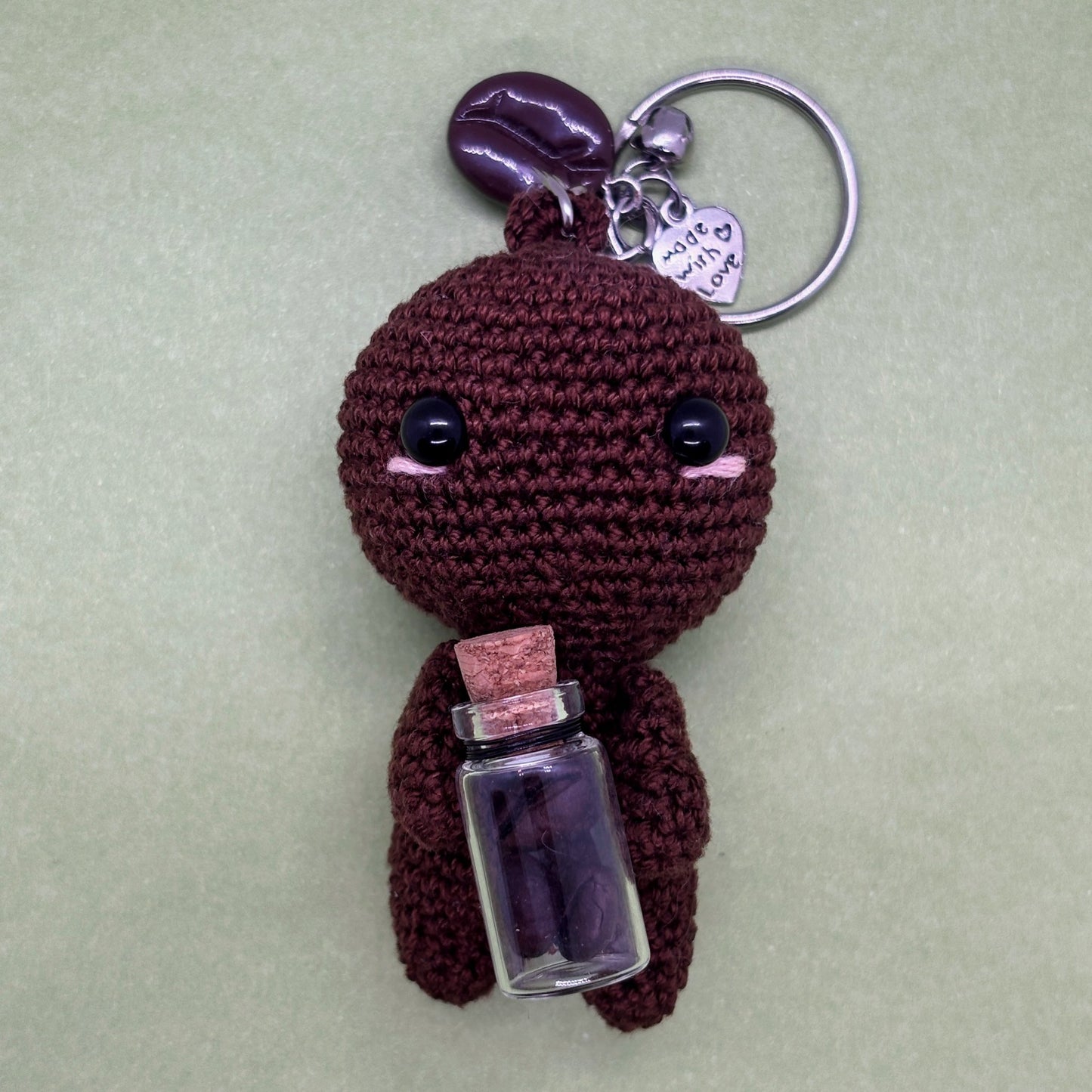 Ručně háčkovaná klíčenka postavička s kávovým zrnem Loomin (Valffee) - Loomins