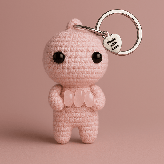 Ručně háčkovaná růženínová klíčenka postavička Loomin - Loomins